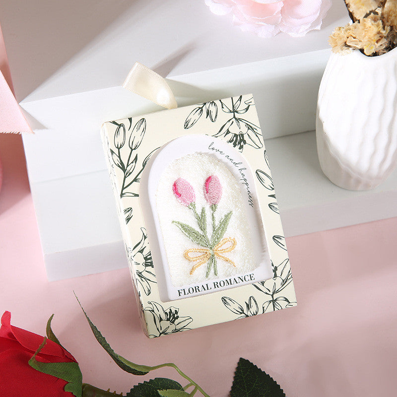 Tulip Embroidered Towel Gift Box Wedding Favor Souvenir Bridesmaid Gifts Opening Event Presents Small Gift